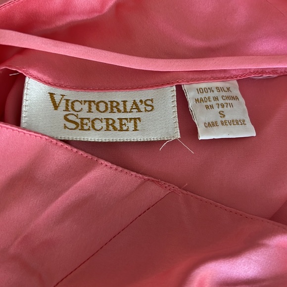 VICTORIA’S SECRET. Silk. Small. Excellent condition. Low back. V front. - Picture 4 of 4